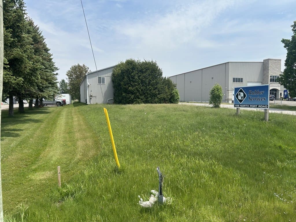 B&R Rubber Services sign